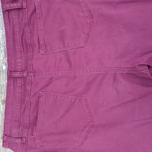Burgundy stretch jeans size 14 - Picture 3 of 6
